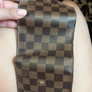 Louis Vuitton victorine wallet